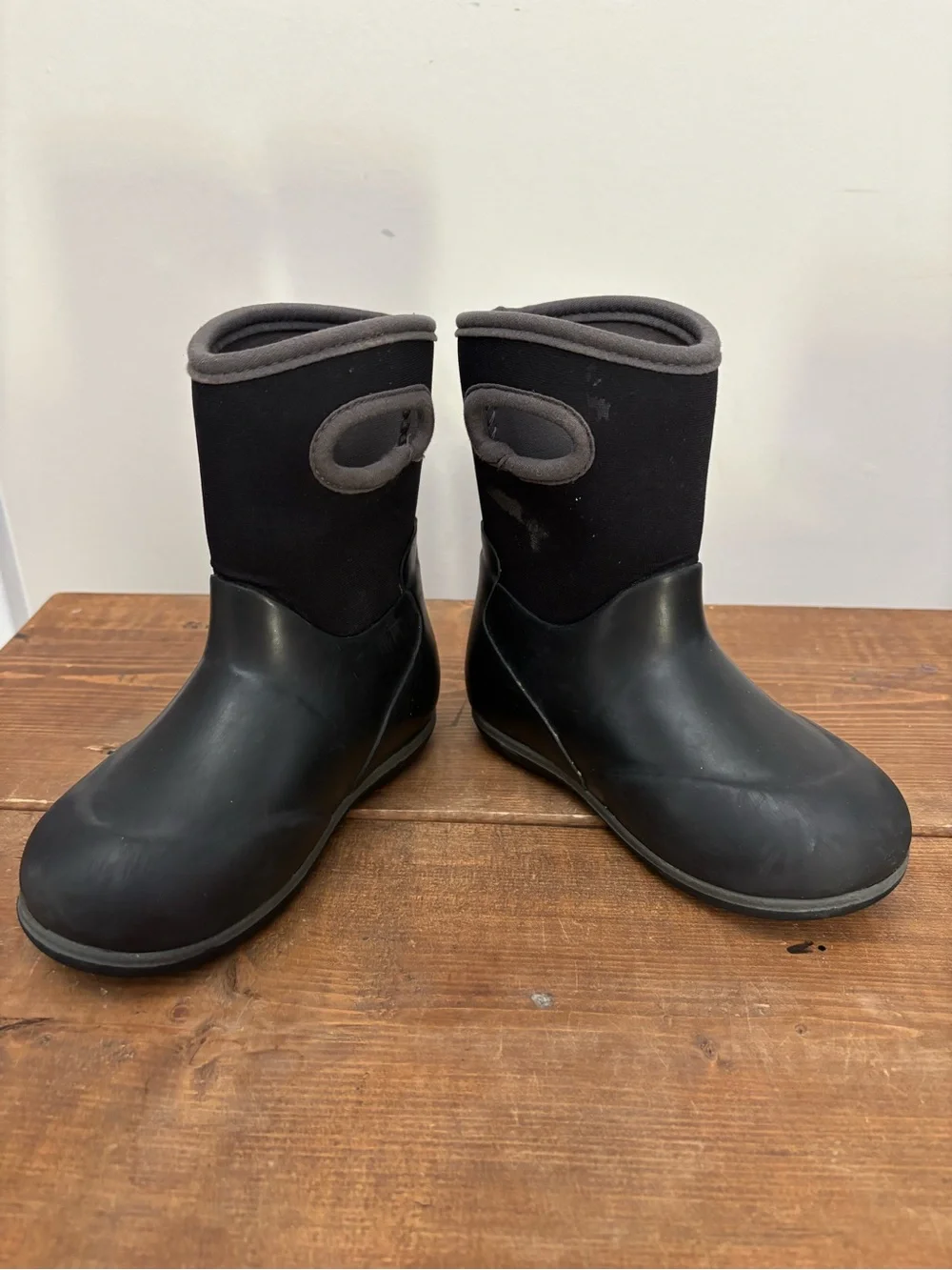 Kids Bogs Classic Black Winter Waterproof Boots Size 9